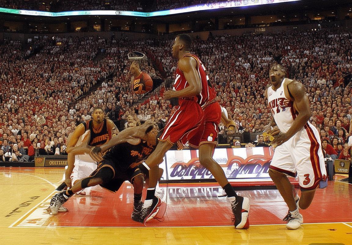 2007年NBA东部决赛：韦德与詹姆斯巅峰对决回顾(图3)